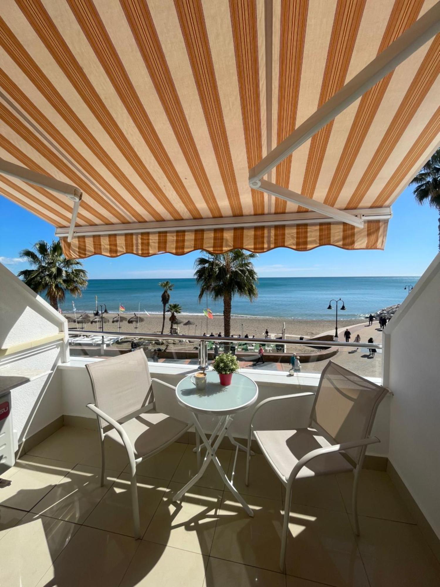 Roca Chica. Studio - First Line Beach Torremolinos Exterior foto
