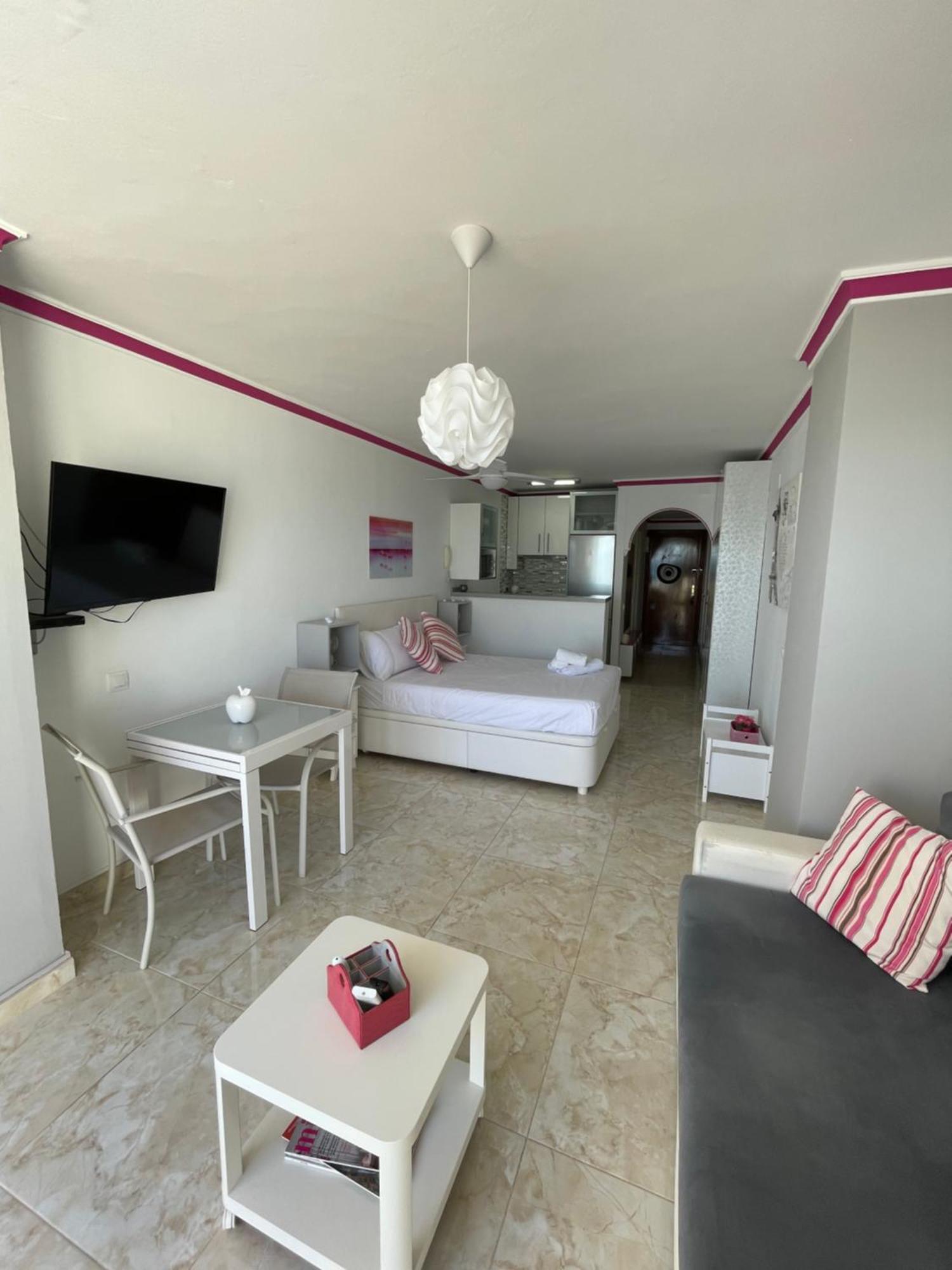 Roca Chica. Studio - First Line Beach Torremolinos Exterior foto