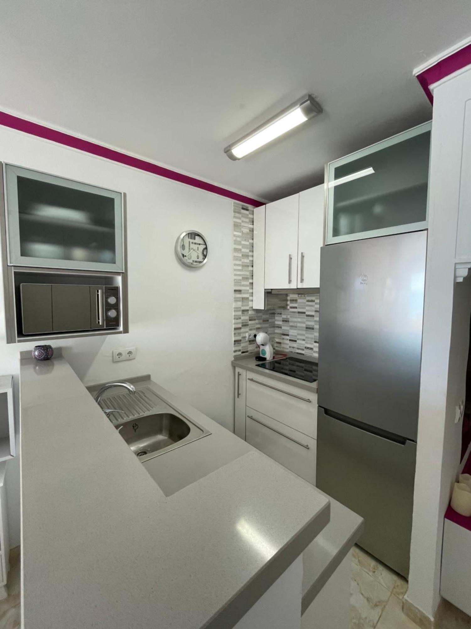 Roca Chica. Studio - First Line Beach Torremolinos Exterior foto