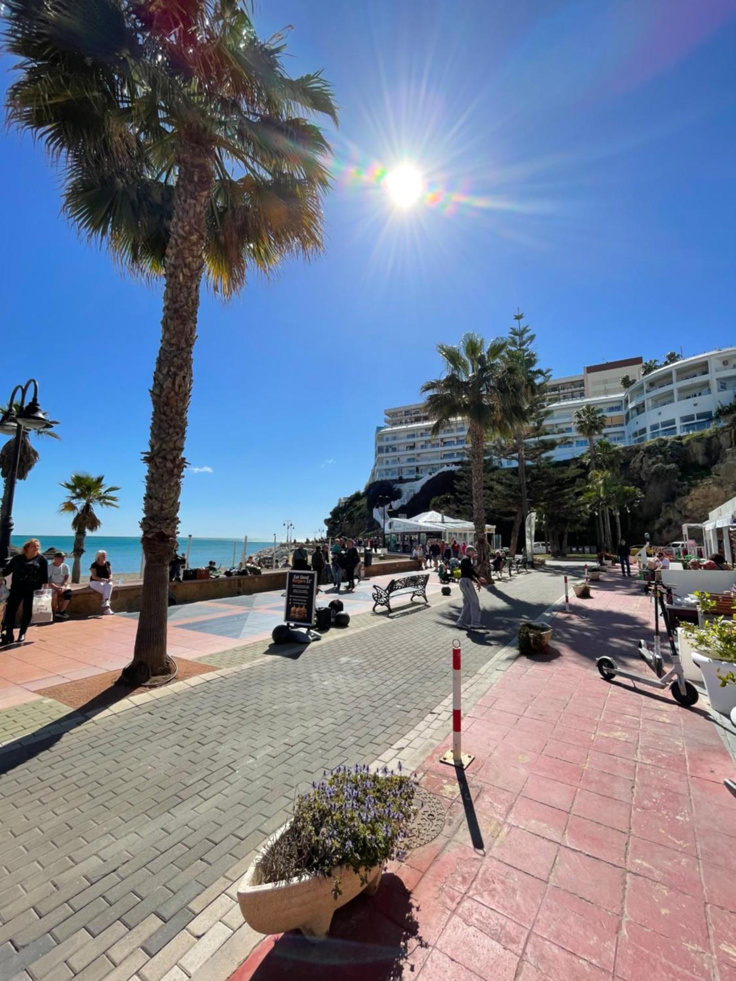 Roca Chica. Studio - First Line Beach Torremolinos Exterior foto